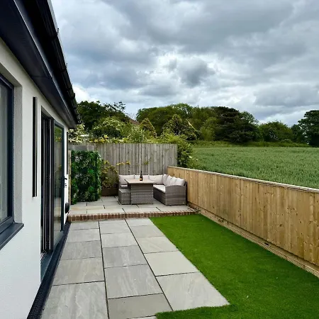 Seaside Getaway - Roebuck Reighton