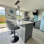 Seaside Getaway - Roebuck Reighton